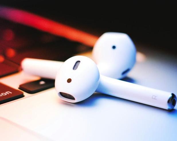 Apple AirPods 4 будут представлены в двух разных версиях / Аудио и звук / iXBT Live